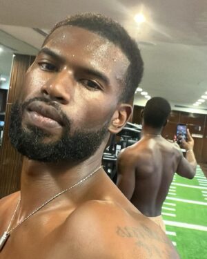 Broderick Hunter Instagram - Eyes up 🇬🇭🫶🏿

Thnx to @topicals