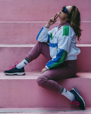 Broňa Kováčiková Instagram - Nie vždy máš čas vybehnúť von?⏰

Ušetri si cestu do fitka, čas aj peniaze a vyskúšaj účinné online cvičenie doma. Získaj chvíľku pre seba, pocit harmónie na tele i na duši, zdravší chrbát a zároveň vyformovanú postavu. S @fitshaker to dáš!🧡

Stačí 30min. denne a tvoje telo sa ti poďakuje!
92tis. žien vyskúšalo @fitshaker ,zapadni do tejto komunity aj ty, poď to skúsiť! #cvicdoma #fitshaker 

📸: @adamkoso 

Vyskúšal/a si Fitshaker?