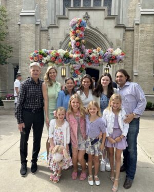Brooke Burns Instagram - Texas love ❤️#family #forever 
Happy Easter!
