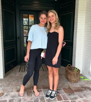 Brooke Burns Instagram - A little Texas Trouble 😜
#texasgirl #family #home