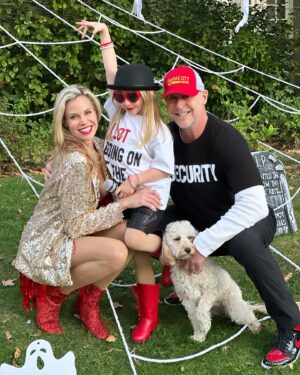 Brooke Burns Instagram - She has a lot going on at the moment. 
Happy Halloween! ❤️💀#redera #superfan
@taylorswift @taylornation