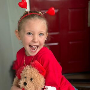Brooke Burns Instagram - Guess what my favorite holiday is…
❤️❤️❤️❤️❤️❤️
#valentines #love #hearts