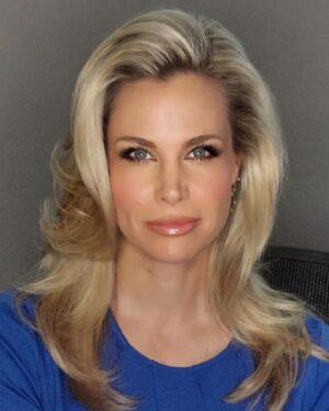 Brooke Burns Instagram - Zoom, zoom, zoom! Doing a lil press for Master Minds on @gameshownetwork 
Big thank you to @theeginocolombo for my lovely locks, @mykethemakeupguy for bringing the BEAUTY always, and @nolaroller for the head to toe FAB. #glam