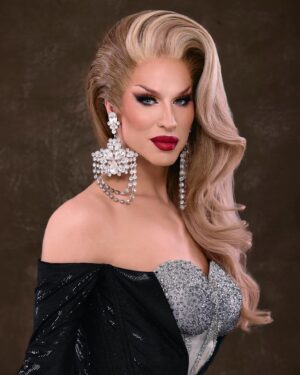 Brooke Lynn Hytes Instagram - New LinkedIn profile pics.

@inmagazineca 

📸 @thedragseries 
💄 @viktorpeters X @guerlain 
💇🏼‍♀️ @kirstenklontz X @bellamihair 
💃🏼 @artdefashion