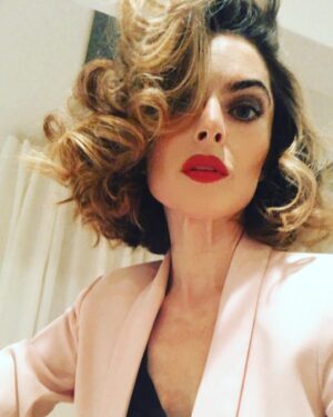 Brooke Lyons Instagram - ⚡️’80s baby ⚡️