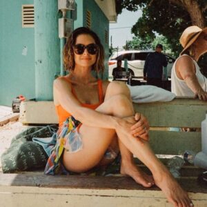Brooke Lyons Instagram - Who is she? 📸 @amandacrew
