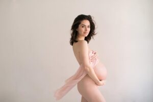 Brooke Lyons Instagram - “today i saw myself for the first time⁣
when i dusted off the mirror of my mind⁣
and the woman looking back took my breath away⁣
who was this giant, beautiful, beastling,⁣
this extra-celestial earthling⁣
i touched my face and my reflection⁣
touched the woman of my dreams⁣
all her gorgeous smirking back at me⁣
my knees surrendered themselves to the earth⁣
as i wept and sighed at how i’d gone⁣
my whole life being myself but⁣
not seeing myself⁣
spent decades living inside my body⁣
never left it once yet⁣
managed to miss all its miracles⁣
isn’t it funny how you can ⁣
occupy a space without⁣
ever being in touch with it⁣
how it took so long to⁣
open the eyes of my eyes⁣
embrace the heart of my heart⁣
kiss the soles of my swollen feet⁣
and hear them whisper⁣
𝘵𝘩𝘢𝘯𝘬 𝘺𝘰𝘶⁣
𝘵𝘩𝘢𝘯𝘬 𝘺𝘰𝘶⁣
𝘵𝘩𝘢𝘯𝘬 𝘺𝘰𝘶⁣
𝘧𝘰𝘳 𝘯𝘰𝘵𝘪𝘤𝘪𝘯𝘨⁣”
⁣
- @rupikaur_ ⁣