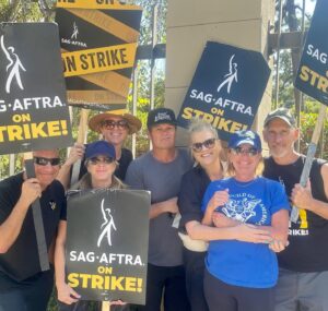 Brooke Smith Instagram - Thank you to our incredible negotiating committee at @sagaftra for not accepting less than we deserve!! One day longer, one day stronger! 🙏🏼❤️✊🏼#sagaftrastrong #sagaftra #kristenjohnston