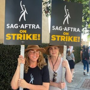 Brooke Smith Instagram - #sagaftrastrong #unionstrong @sagaftra @wgaeast @wgawest