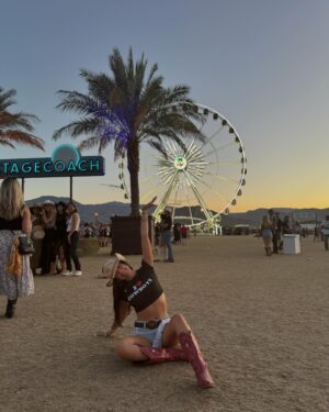 Brooke Sorenson Instagram - Howwdy!