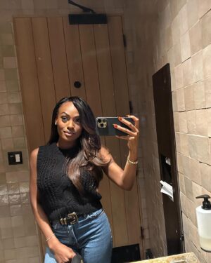 Brooke Thomas Instagram - 🖤🖤

Outfit Details: My mom bought me this sweater at @intermixonline years back. The brand is “Cardigan” and I’m bummed bc I don’t think it’s still in production :(
My belt is @dehanche__ , jeans are @abercrombie curve love. I know it’s been a while since you’ve shopped there— trust me on these jeans.
#ootd