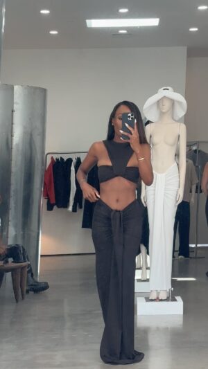 Brooke Thomas Instagram - Dreams! I got to play dress up in @kwameaduseionline’s studio. Thanks for letting me put on that insane couture piece and for making everything seem like it was made for me! 🔥

#couture #outfitinspo #highfashion #tryonhaul