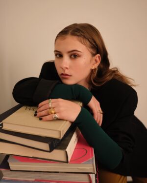 Brooklyn Shuck Instagram - book recs from me to u 🤝
•
shot by @michaelcreagh 
styled by @likaforker 
makeup by @racheltoledomua 
hair by @natashaleibel