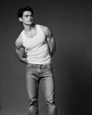 Bruce Roeland Instagram - b&w

photo : @rapyuphotos 
mua : @kimcansenaje 
hair : @eusebiobryanl_ 
styled : @charlesken.balmaceda 
location : @olympuscreatives_studio