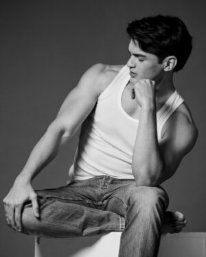 Bruce Roeland Instagram - b&w

photo : @rapyuphotos 
mua : @kimcansenaje 
hair : @eusebiobryanl_ 
styled : @charlesken.balmaceda 
location : @olympuscreatives_studio