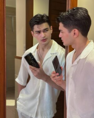Bruce Roeland Instagram - Elevate your tech game! Pre-order now the new HONOR 90 5G at PHP 24,990   get a FREE JBL Flip 6 (worth PHP 7,499) until supplies last! 

📸 200MP Flagship Camera & TOP 1 Revolutionary Eye Protection greatness awaits. 

SHOPEE: https://bit.ly/3OVnGoM
LAZADA: https://bit.ly/47ucdUA
TIKTOK: http://bit.ly/HONOR905G-TikTok

#HONOR905G
#200MPFlagshipCamera #RevolutionaryEyeProtection