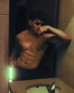 Bruce Roeland Most Liked Photos and Posts