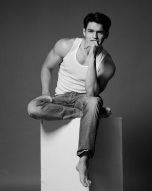 Bruce Roeland Instagram - b&w

photo : @rapyuphotos 
mua : @kimcansenaje 
hair : @eusebiobryanl_ 
styled : @charlesken.balmaceda 
location : @olympuscreatives_studio