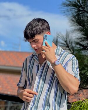 Bruce Roeland Instagram - Enjoying my day off with the new & upcoming HONOR 90 Lite 5G! 

Dive in with 8GB   256GB Super Storage - no more worrying about space! 📱 And when it comes to photos & videos, that 100MP Ultra Camera is your best buddy for epic selfies and shots!

Catch the LIVE launch on September 26 here: bit.ly/HONOR90Lite5G

SHOPEE: https://bit.ly/3EGaTRk
LAZADA: https://bit.ly/3sRypIm
TIKTOK: bit.ly/TikTokH90Lite5G

#HONOR90Lite5G #SuperStorage #100MPUltraCamera #HONORPH