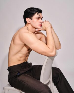 Bruce Roeland Instagram - bday boy 

raw photo: @dookieducay 
styling: @thequilangmiguel 
mu: @angelinedelacruz_ 
studio: @adastrastudio.ph