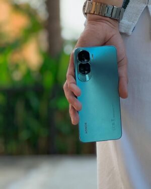 Bruce Roeland Instagram - Enjoying my day off with the new & upcoming HONOR 90 Lite 5G! 

Dive in with 8GB   256GB Super Storage - no more worrying about space! 📱 And when it comes to photos & videos, that 100MP Ultra Camera is your best buddy for epic selfies and shots!

Catch the LIVE launch on September 26 here: bit.ly/HONOR90Lite5G

SHOPEE: https://bit.ly/3EGaTRk
LAZADA: https://bit.ly/3sRypIm
TIKTOK: bit.ly/TikTokH90Lite5G

#HONOR90Lite5G #SuperStorage #100MPUltraCamera #HONORPH