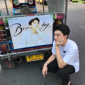 Bruce Sirikorn Kananuruk Instagram - น้องคนนี้โดนแดดเลีย🤣 Thx ü all na krub😊🙏🏻 #แก๊งจระเข้