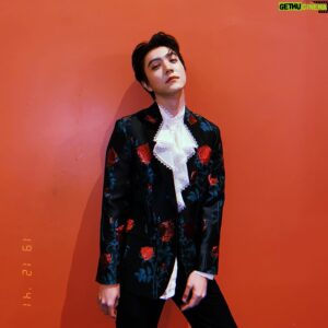 Bruce Sirikorn Kananuruk Instagram - Vampire🧛 thank you Mama @art_arya @jjom_theatre @theatrebangkok ❤️🙏🏻