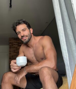 Bruno Bevan Instagram - 🌊 ☕️ e mentalizando as coisas boas que vamos viver em 2024!