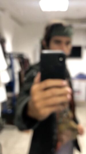 Bruno Bevan Instagram - Estamos chegando! 🪵🔥🪵 #alémdailusão