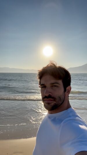 Bruno Bevan Instagram - Around the island 🌴