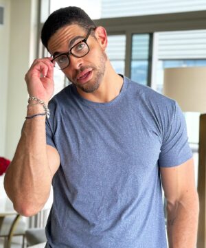 Bruno Carvalho Alcantara Instagram - I think I need botox. 🤷🏽‍♂️

#morningvibes #brunoalcantara #lgbtq #glasses #botox #bluemoment