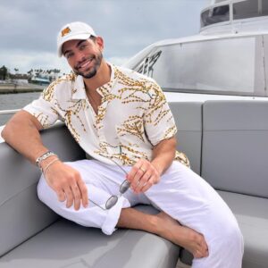 Bruno Carvalho Alcantara Instagram - Celebration! 
viva ela. 

#friends #celebration #boat #bday #amor #lgbtq #brunoalcantara #cheers #happiness #ocean #california