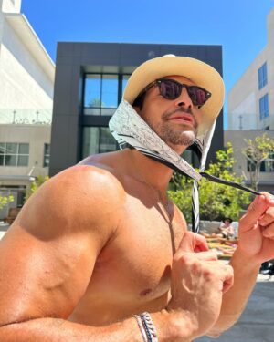 Bruno Carvalho Alcantara Instagram - Summertime ☀️

#stayshining #summer #sunny #lgbtq #brunoalcantara #smile #behappy #dontworry #cute