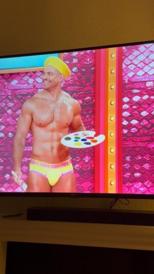 Bruno Carvalho Alcantara Instagram - Bonjour Bonjour Bonjour !!!

#dragrace #paint #french #bonjour #pitcrew #brunoalcantara #rpdr #lgbtq #allstars