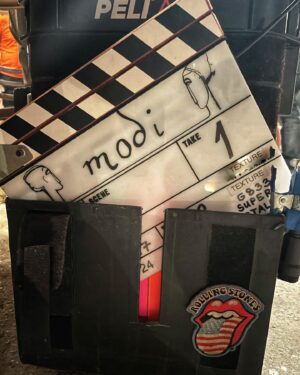 Bruno Gouery Instagram - And that’s a wrap for #modi 🎬🎨

Unforgettable moments and unique people…

THANK YOU SO MUCH @johnnydepp ❤️

Producers:
@in2_film 
@navidibarry 
@jforman01 
@sunstrokehouse 
@kevingrackle 
 ✨🎥

All the Cast:
Grazie #riccardoscamarcio 
@antonia.desplat 
@ryanmcparland 
…
🎭🧑‍🎨🍀🪳

All the Crew:
#peterkohn #pennyrose #davewarren 
@shepples 
…
 🎞🧵🪡🛠

Köszönöm 🇭🇺💄💈💇‍♂️
@muranyi_orsolya 
@kerselits_nikolene 

Merci
@camillagastina @agencetimeart @mpmtalent 
 
« Dans toute œuvre d’art le sentiment humain doit apparaître avant tout système esthétique ou méthode picturale».
Maurice Utrillo
🖌🎨🍷
