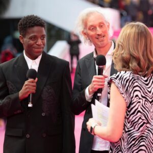 Bruno Gouery Instagram - Merci @canneseries pour cet accueil !!!
Grazie @tods 
Thanks @society_room & @mshangaimx 

📸 @mathilde_gardel @valentina__claret 

🦩☀️ 🎥✨🌴
