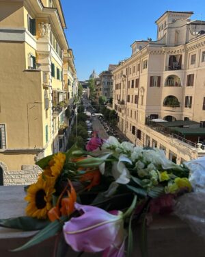 Bruno Gouery Instagram - It’s a wrap in Bellezza!

From the City of Light to the Eternal City … 
✨🐺❤️☀️

I can’t wait to share with you our new adventures…

Many thanks to all the crew, technical and artistic teams for the outstanding work.

Love you all!

♥️ 🇮🇹 ♥️