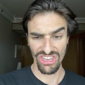 Bruno Montaleone Instagram - Quem não brinca de fazer careta tá vivendo errado. Bom dia