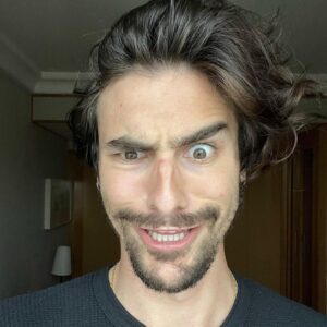 Bruno Montaleone Instagram - Quem não brinca de fazer careta tá vivendo errado. Bom dia