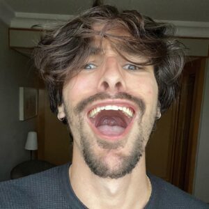 Bruno Montaleone Instagram - Quem não brinca de fazer careta tá vivendo errado. Bom dia
