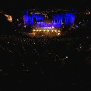 Brunori Sas Instagram - Il bene che gli voglio, non potete capire.

Ieri sera al Teatro Greco di Taormina, ospite del concerto di @colapesce e @dimartinoofficial, insieme a tanti amici @carmenconsolimusic @rappresentantelista @erlendoye1975 @daviderossimusic