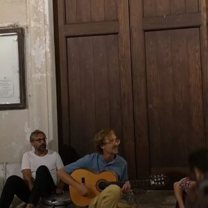 Brunori Sas Instagram - Il bene che gli voglio, non potete capire.

Ieri sera al Teatro Greco di Taormina, ospite del concerto di @colapesce e @dimartinoofficial, insieme a tanti amici @carmenconsolimusic @rappresentantelista @erlendoye1975 @daviderossimusic