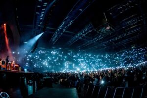 Brunori Sas Instagram - "Io tutto questo amore, sono sincero, no, io non l'avevo previsto"
Grazie Milano

@dimartinoofficial 
Foto @starfooker_photo   @francescoprandoni 
@picicca_ @vivoconcerti