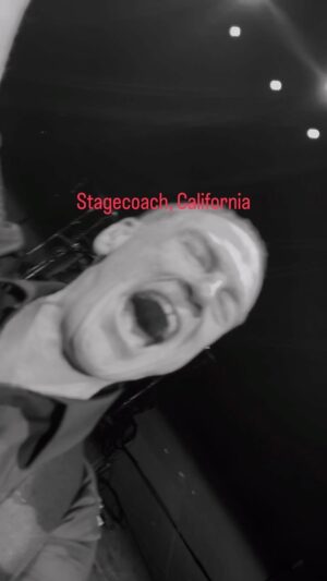 Bryan Adams Instagram - Great night at Stagecoach, near Palm Springs, California. ❤️ This is beginning of many shows to come this year in the USA! Check the tour link in the bio to see which is nearest to you 🤘🏻 #bryanadamssohappyithurts