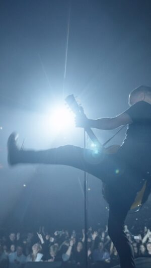 Bryan Adams Instagram - Welcome to the second leg of the “So Happy It Hurts” tour in the USA and Mexico! Tickets available NOW! #sohappyithurts 🎥 by @creative_explained