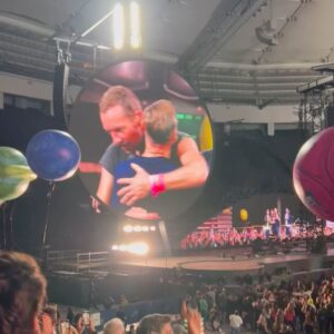 Bryan Adams Instagram - Hello my hometown! Last night playing an impromptu song with @coldplay, great vibes. Cheers to Chris and the band for having me. #coldplay #everythingidoidoitforyou