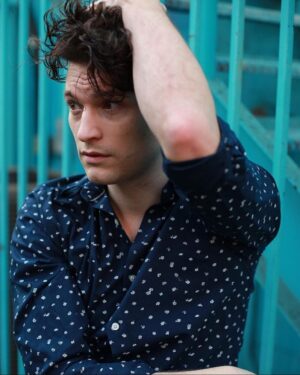 Bryan Dechart Instagram - Which timezone am I in? 🇬🇧 We’re excited for #MCMComicCon Birmingham this Saturday & Sunday - @amelia_rose_blaire & I have traveled to 18 events around the world since #DetroitBecomeHuman was released meeting the #ConnorArmy & #DechartGames family. So crazy to see so much of the world in such a short time!
.
Photo by my friend @jessnursephotography, check out her work and follow along!