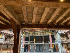 Bryan Dechart Instagram - Shakespeare’s “Globe Theatre” in London 🇬🇧 w/ @amelia_rose_blaire before #MCMComicCon this weekend!
Two theater nerds having a great time exploring this beautiful city!
.
This is a faithful reconstruction of Shakespeare’s theater from the end of the 1500’s which produces classical and contemporary plays year round.