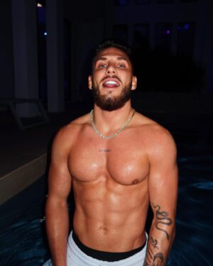 Bryan Dubois Instagram - night vibes 👋🏼😎