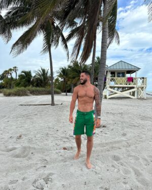 Bryan Dubois Instagram - How it’s meant to be ☀️🏝️